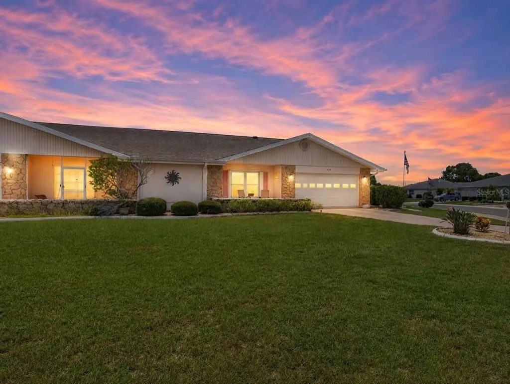 907 Bluewater Drive, SUN CITY CENTER