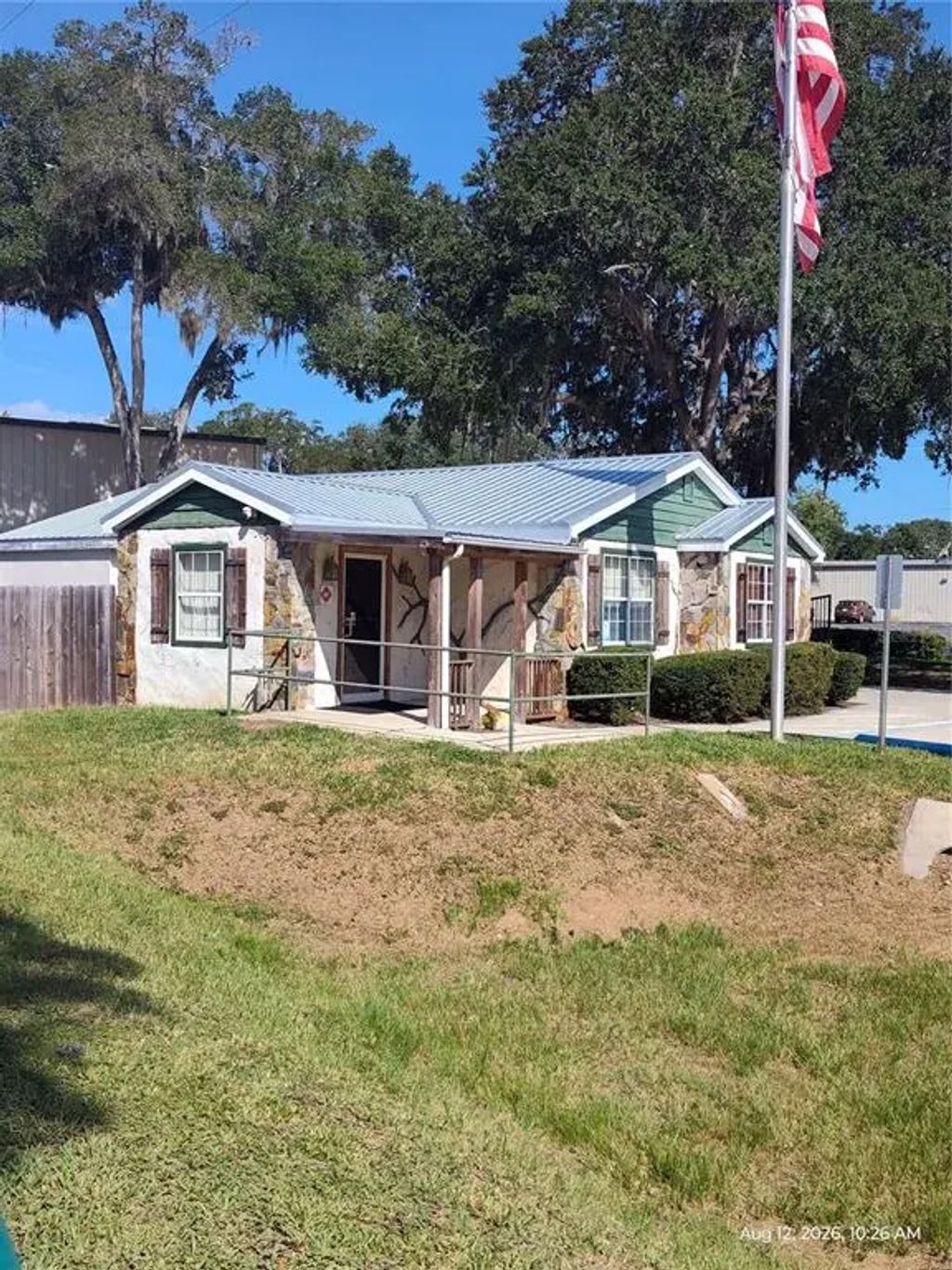 320 Hwy 441, LADY LAKE