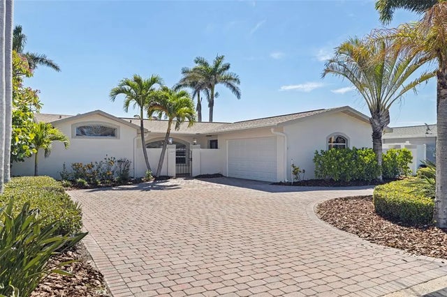 11225 4th Street E, TREASURE ISLAND