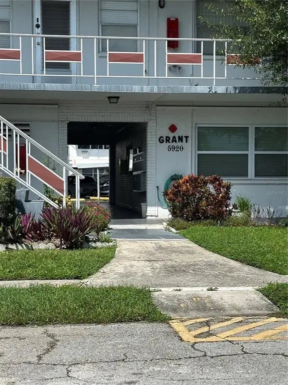 5920 18th Street N 16, ST PETERSBURG