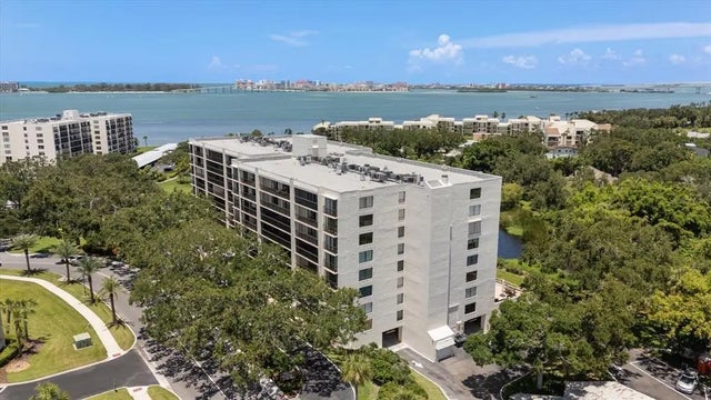 220 Belleview Boulevard 709, BELLEAIR