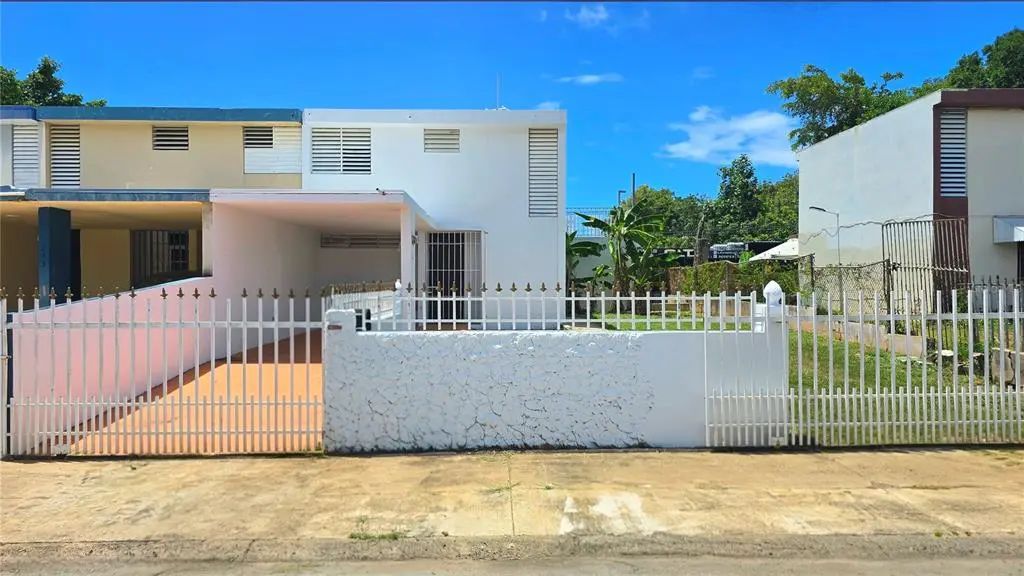15 Villa Evangelina 236s, MANATI