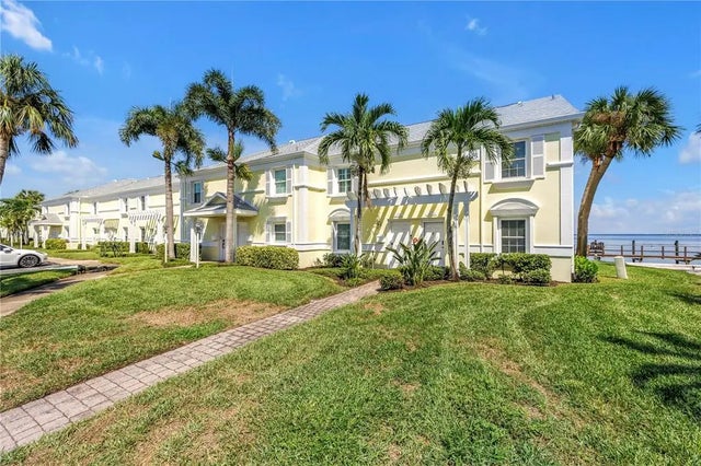 4982 Coquina Key Drive Se, ST PETERSBURG
