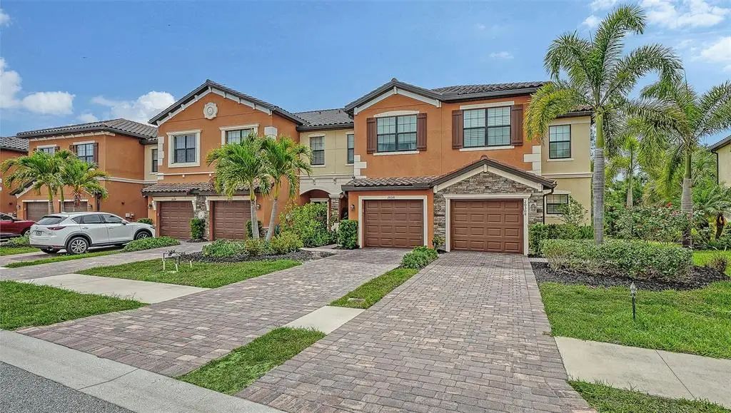 20310 Lagente Circle, VENICE