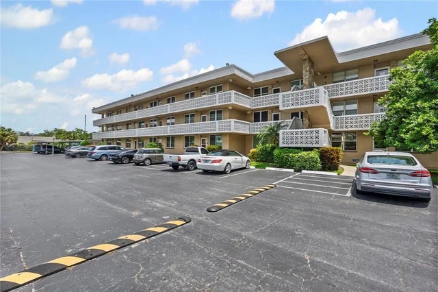 5095 Bay Street Ne 210, ST PETERSBURG