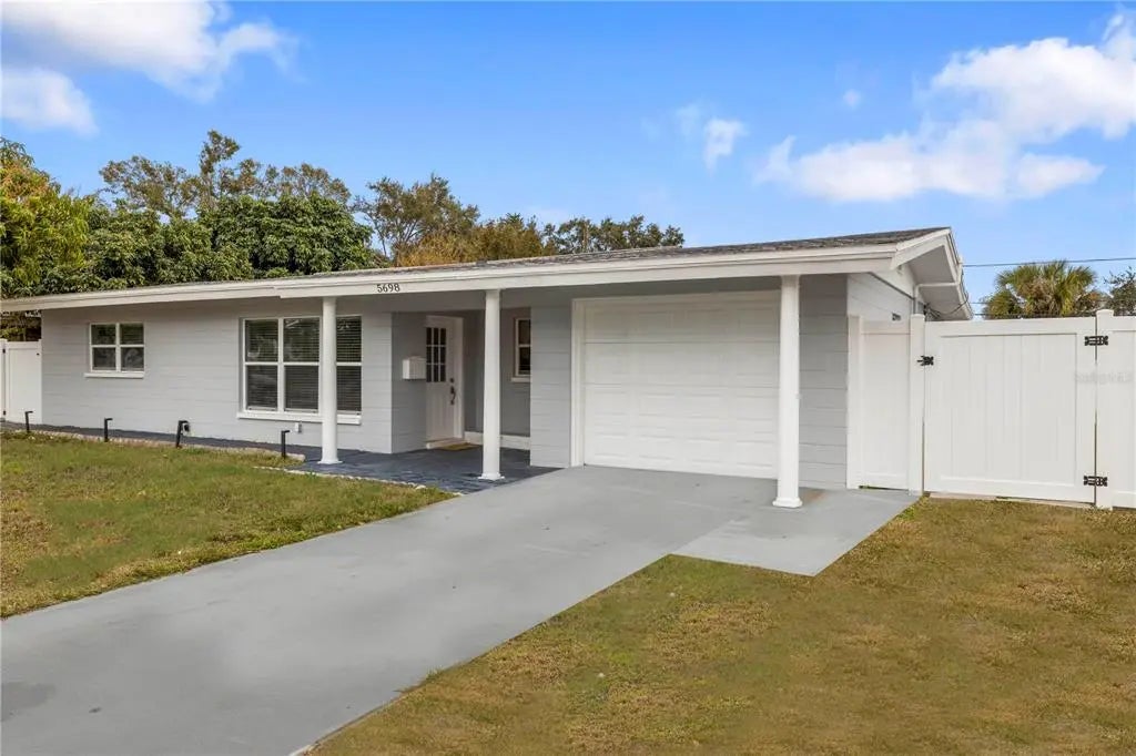 5698 38th Avenue N, ST PETERSBURG