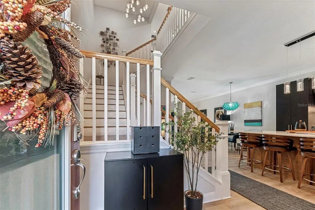 255 Valencia Circle, ST PETERSBURG