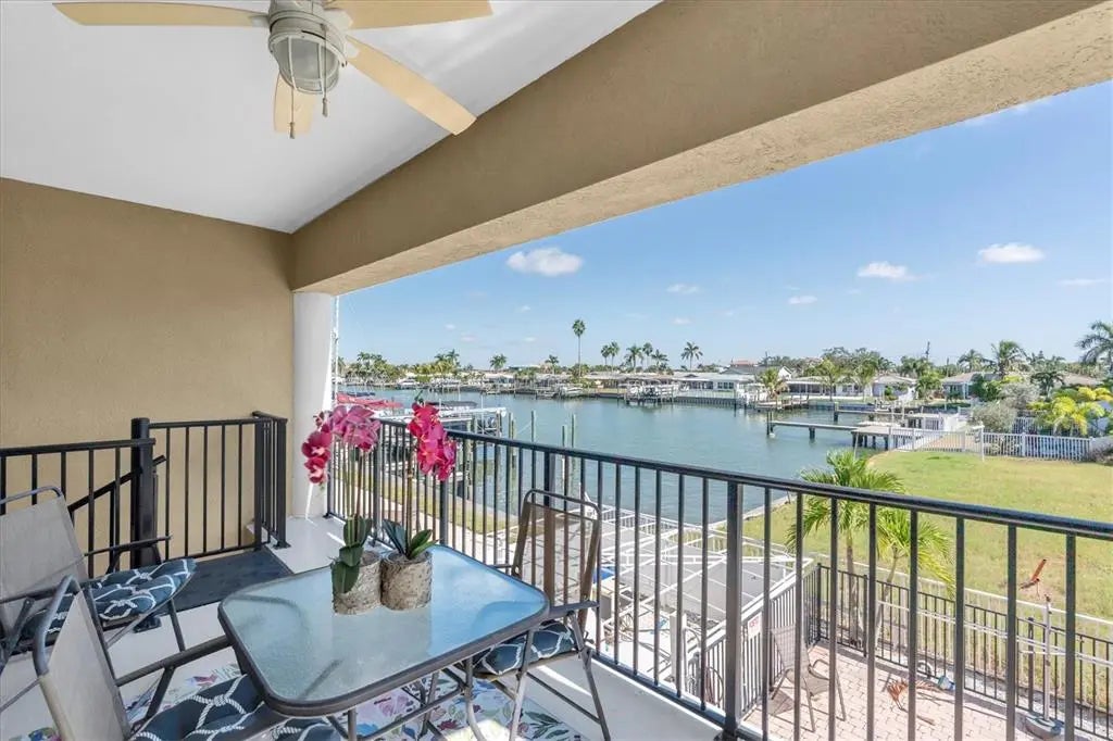300 Capri Boulevard 6, TREASURE ISLAND