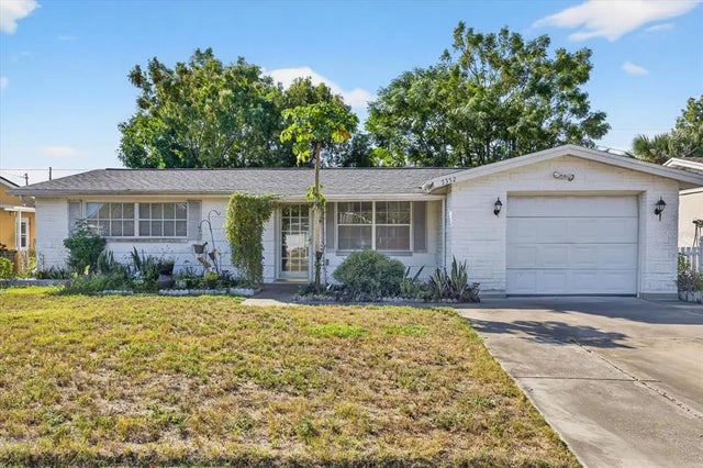 5352 Mosaic Drive, HOLIDAY
