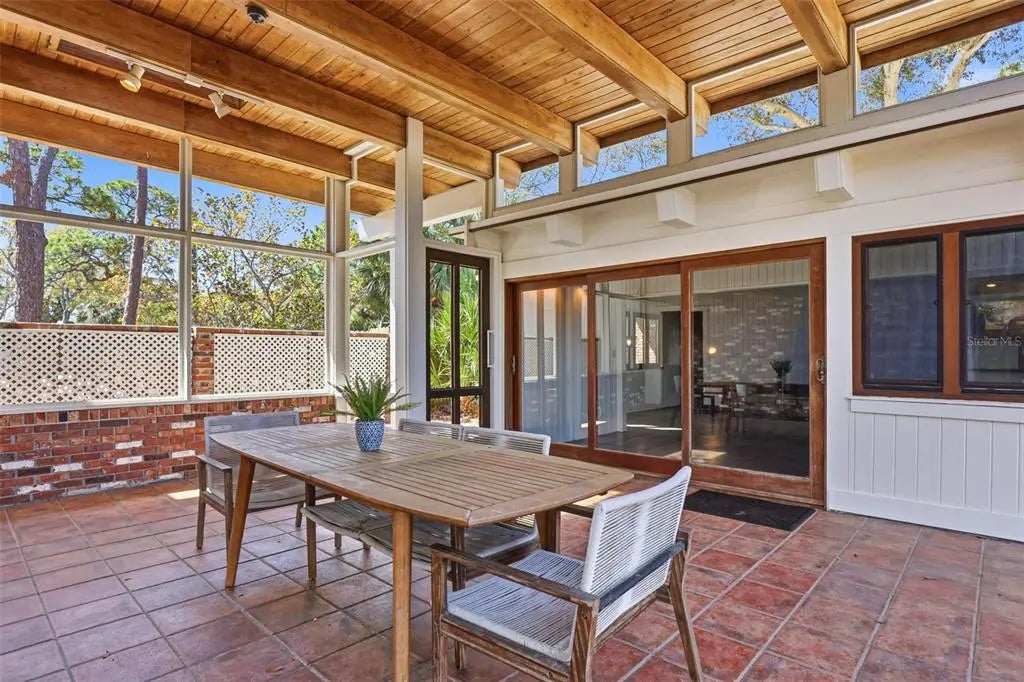 1239 Alcazar Way S, ST PETERSBURG