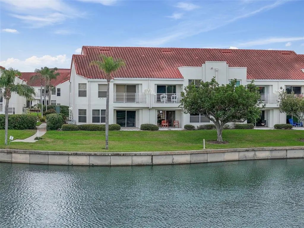 6077 Bahia Del Mar Boulevard 119, ST PETERSBURG