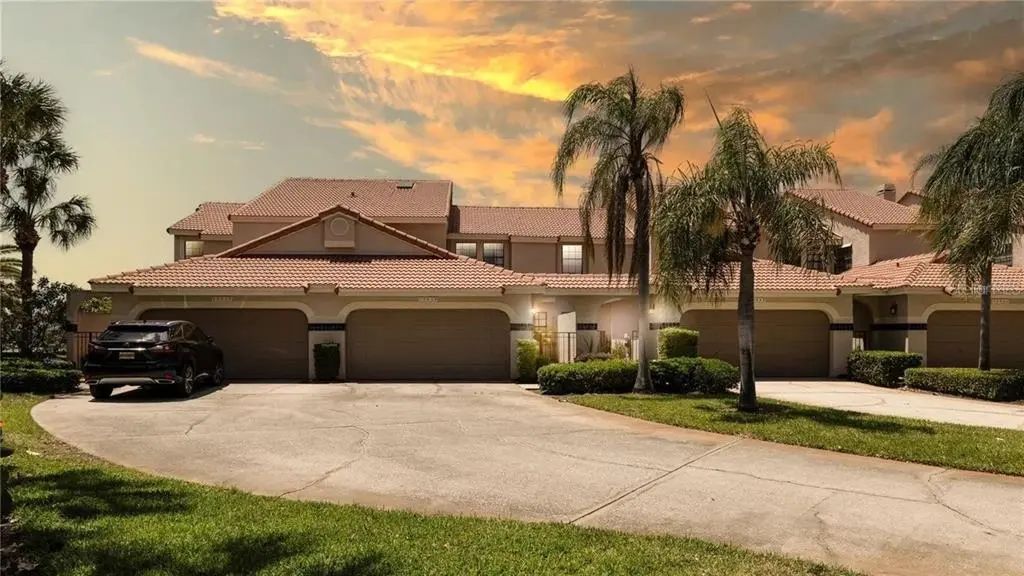 10438 Saint Tropez Place, TAMPA