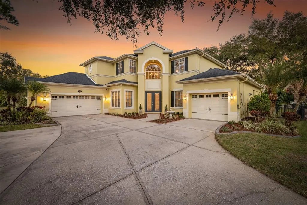 2102 Chestnut Forest Drive, TAMPA