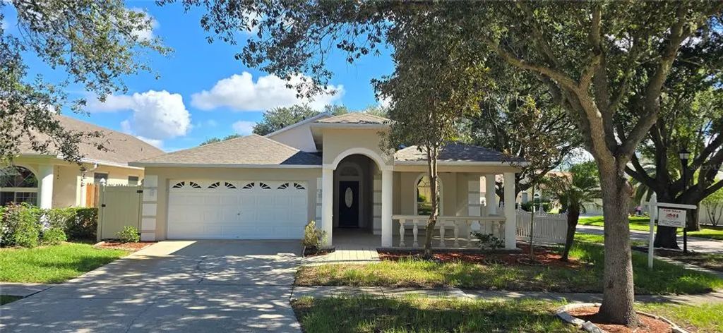 1810 Greystone Heights Drive, VALRICO