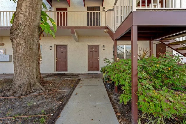 9209 Tudor Drive C104, TAMPA