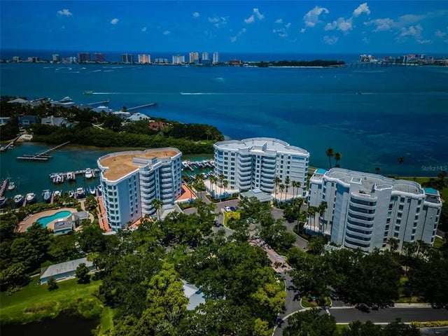 1 Seaside Lane 302, BELLEAIR