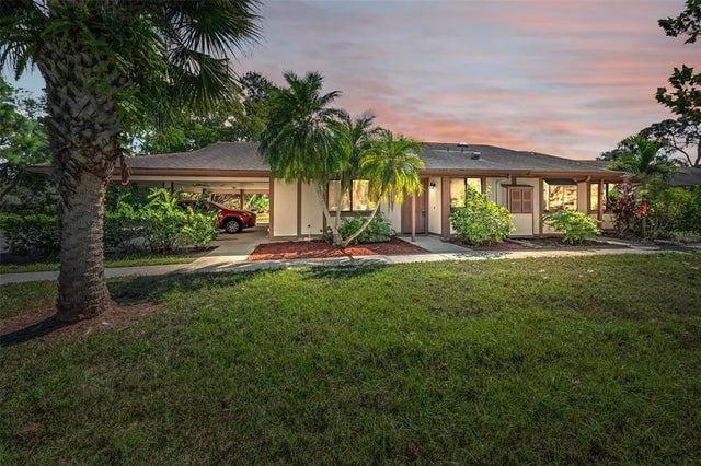 215 Corkwood Lane, OLDSMAR