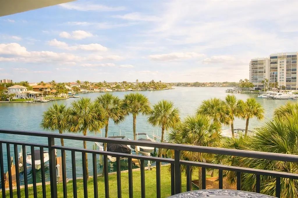 9825 Harrell Avenue 404, TREASURE ISLAND