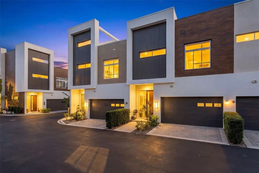 234 Cosmopolitan Court