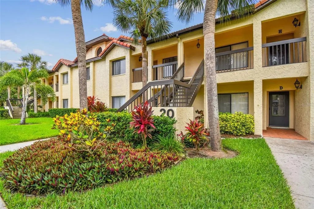 1801 E Lake Road 20g, PALM HARBOR