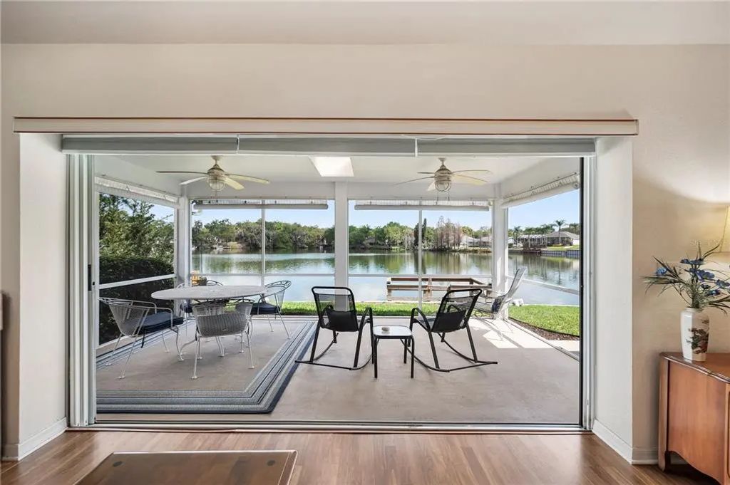 725 Peninsular Drive, LAKELAND