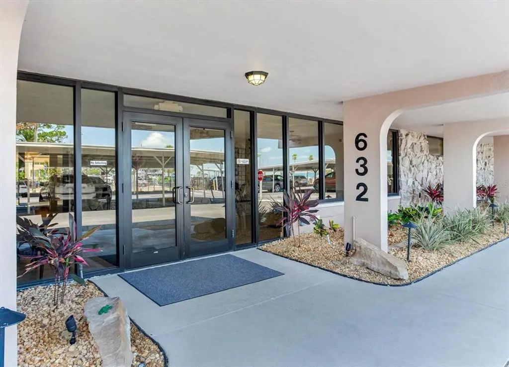 632 Edgewater Drive 736, DUNEDIN
