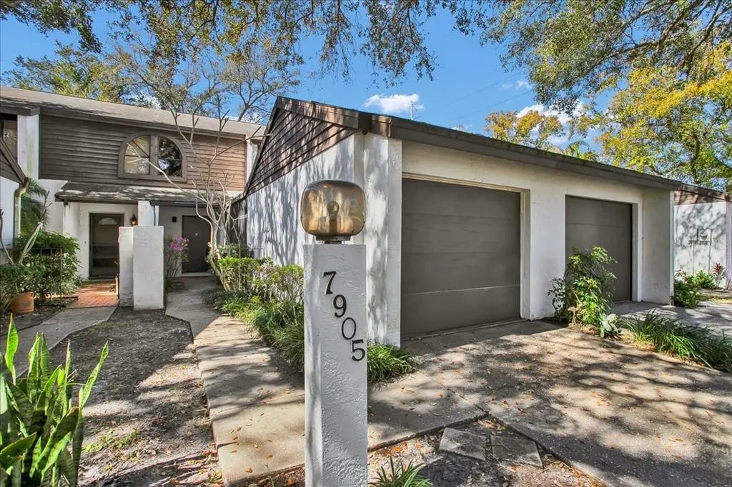 7905 Luxbury Place, TAMPA