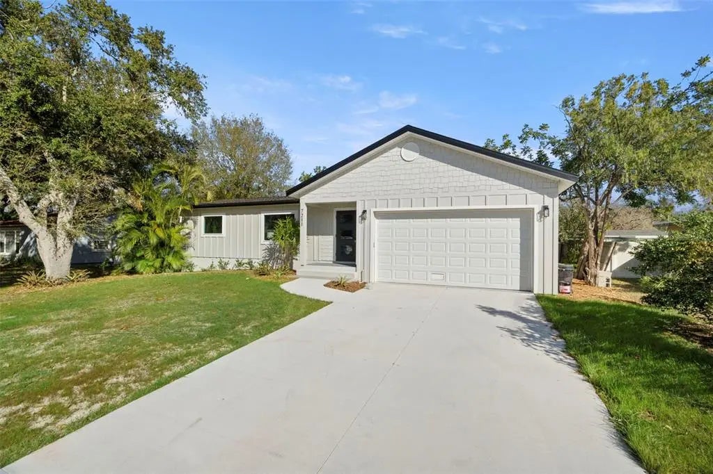 7211 Orpine Drive N, ST PETERSBURG