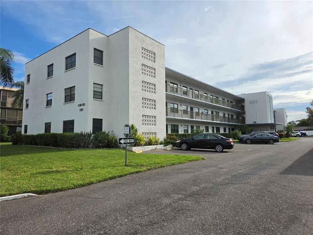 5969 Terrace Park Drive N 305, ST. PETERSBURG