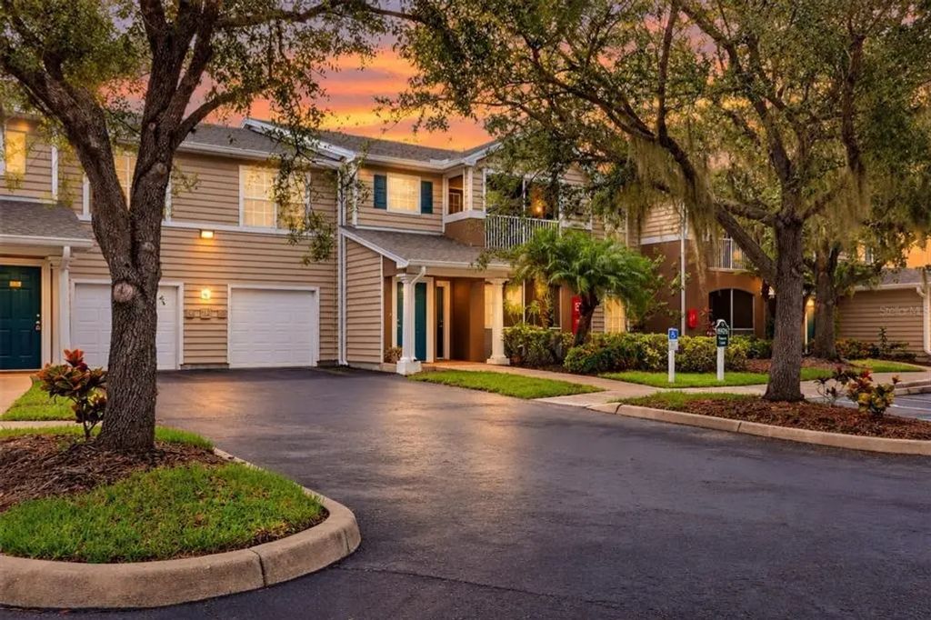 8926 Manor Loop 103, BRADENTON