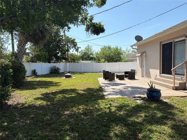 6221 13th Avenue N, ST PETERSBURG