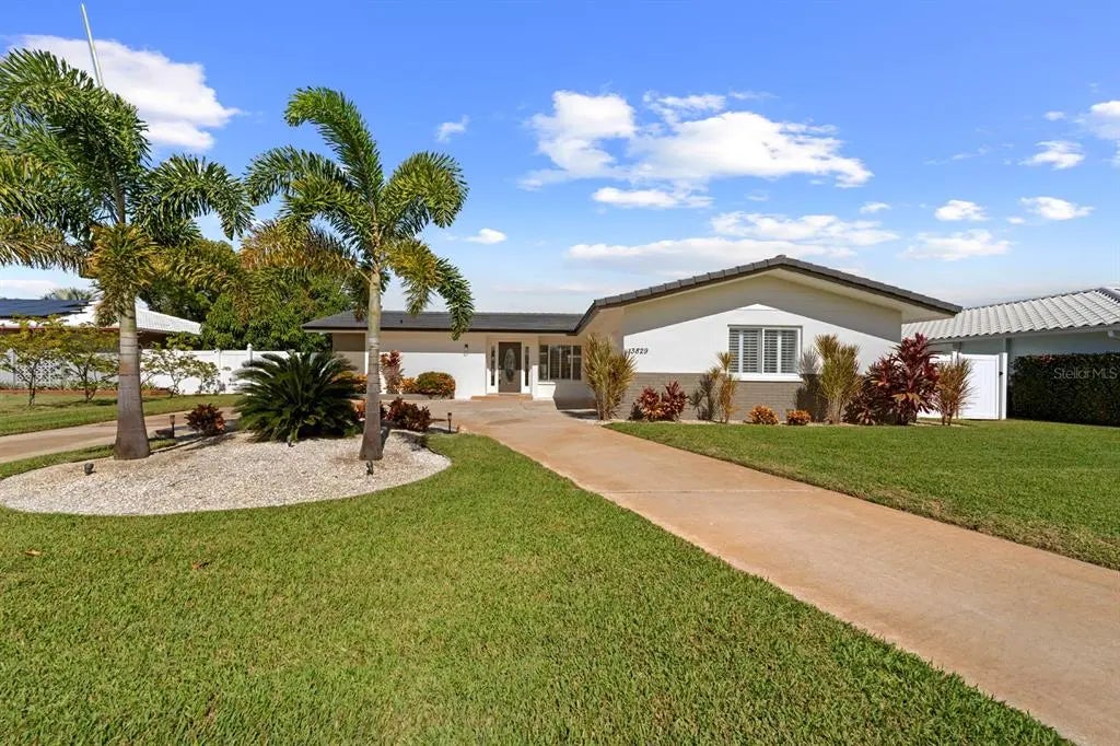 13829 Kimberly Drive, LARGO