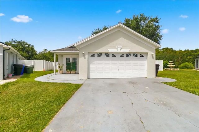 2412 Sonja Court, KISSIMMEE