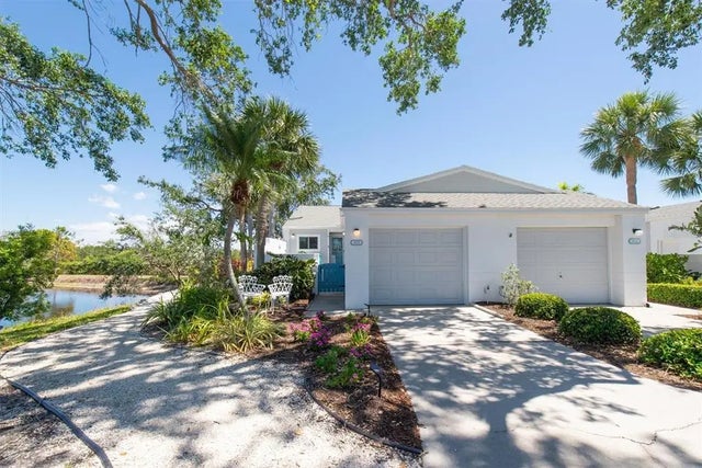 801 Waterside Lane, BRADENTON