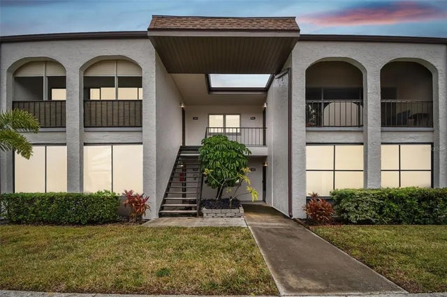 7701 Starkey Road 105, SEMINOLE