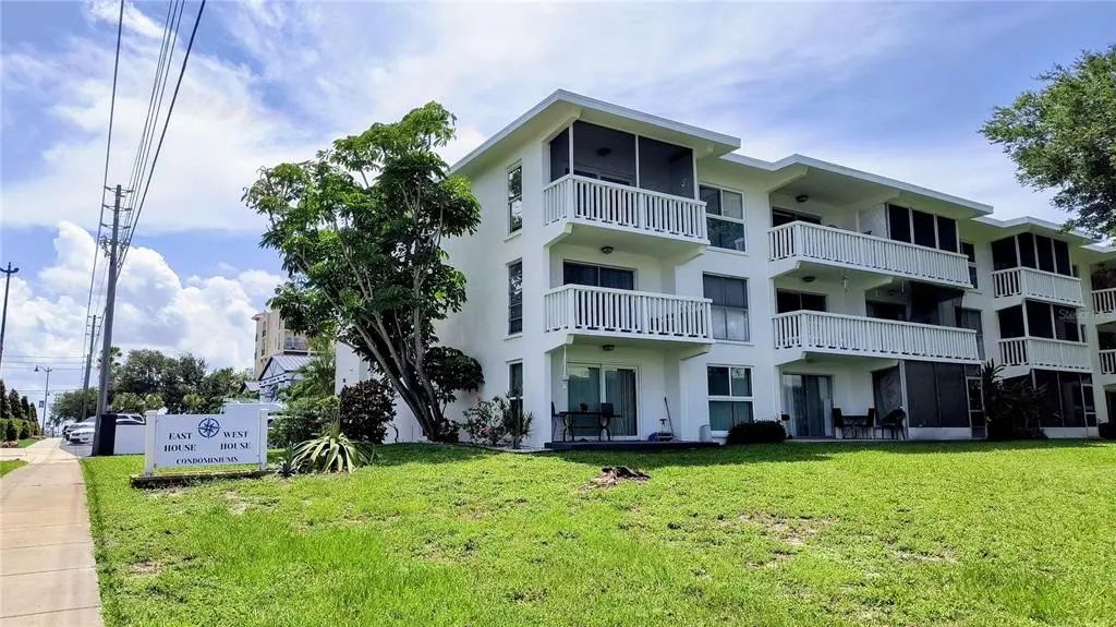 2944 W Bay Drive 201, BELLEAIR BLUFFS