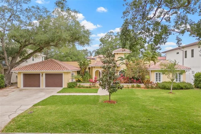 3215 W Fair Oaks Avenue, TAMPA