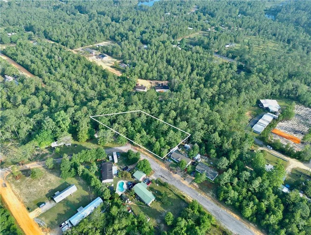 Pinetree Lane, DEFUNIAK SPRINGS