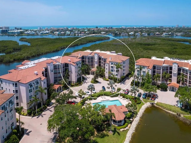 5430 Eagles Point Circle 101, SARASOTA