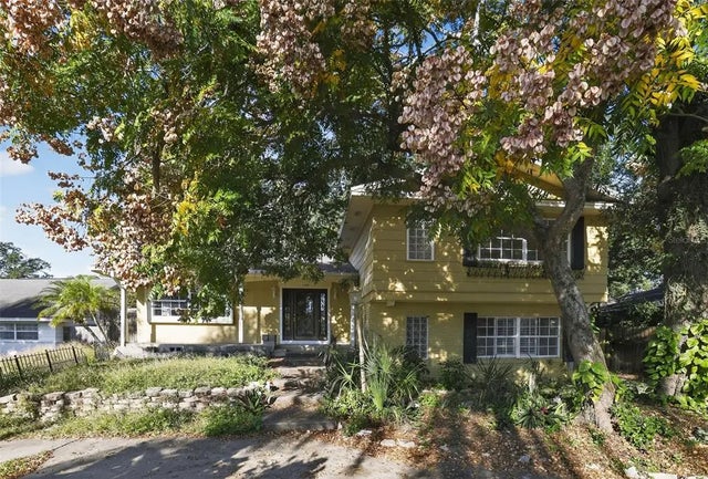 1700 Barton Street, LONGWOOD