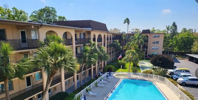 2525 W Bay Drive A13, LARGO