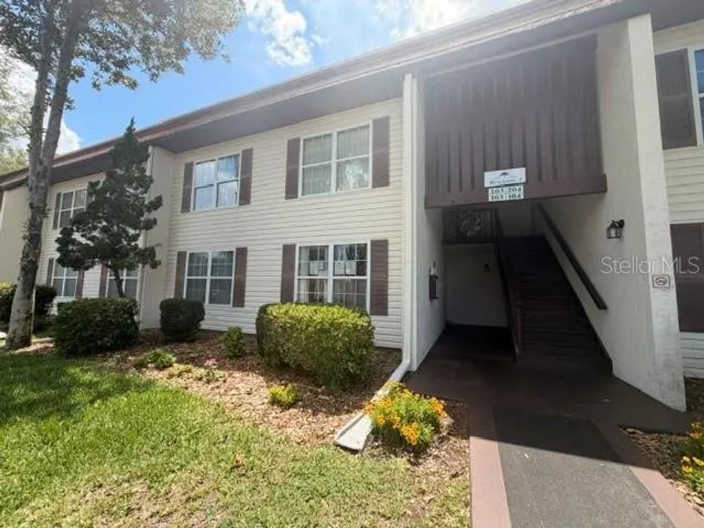 2400 Forest Drive 103, INVERNESS