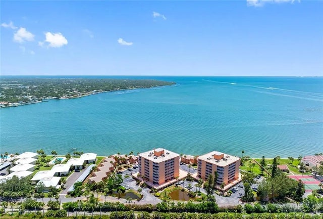 7430 Sunshine Skyway Lane S 804, ST PETERSBURG