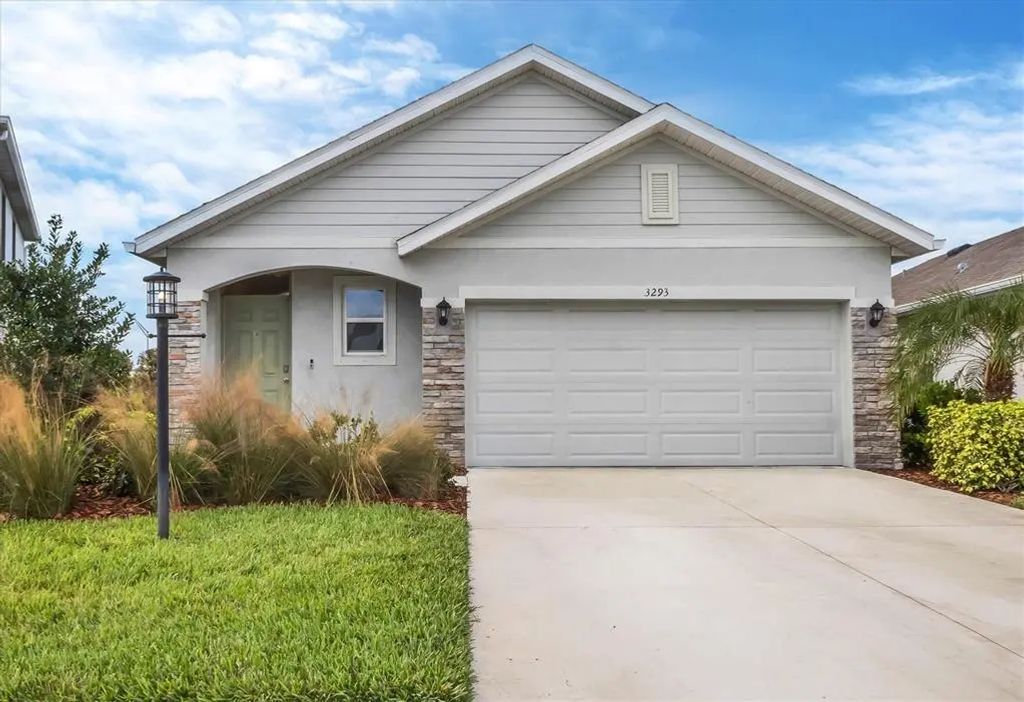3293 Hilltop Circle, BRADENTON