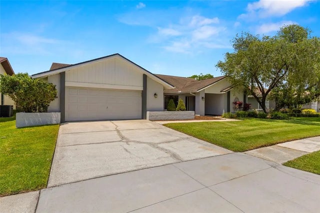 14164 Fennsbury Drive, TAMPA
