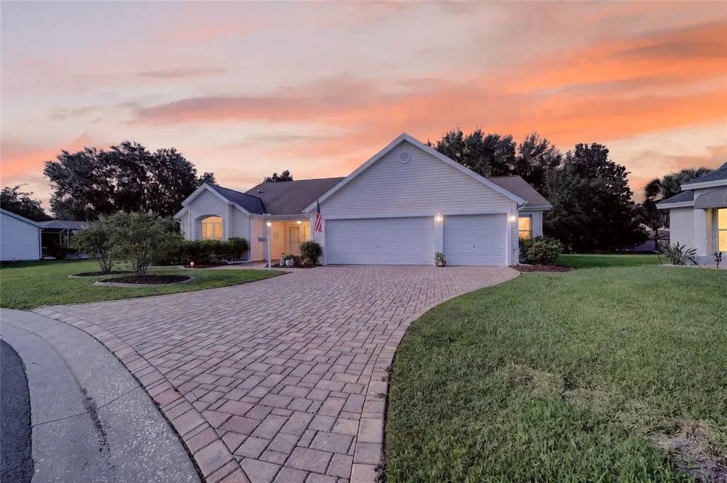 916 Ramos Drive, THE VILLAGES