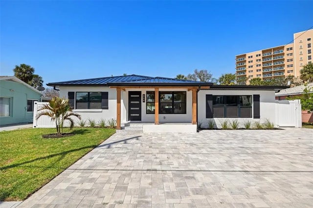 864 Mandalay Avenue, CLEARWATER BEACH