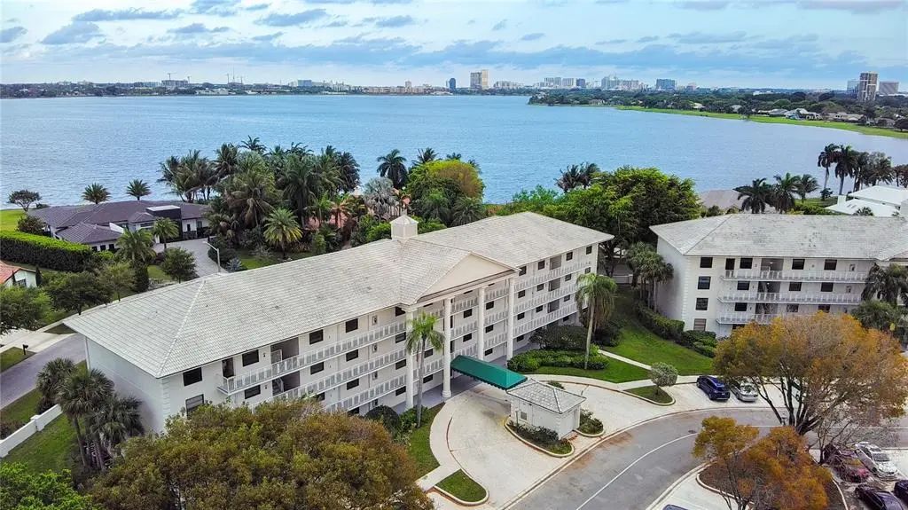 3635 Whitehall Drive 401, WEST PALM BEACH