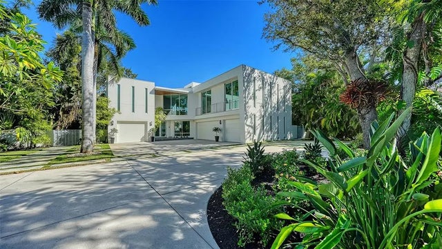 251 Cedar Park Circle, SARASOTA