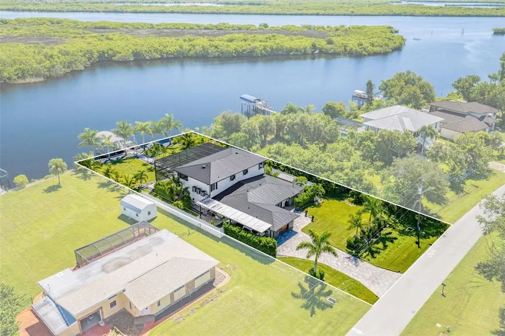 2424 Harbour Drive, PUNTA GORDA